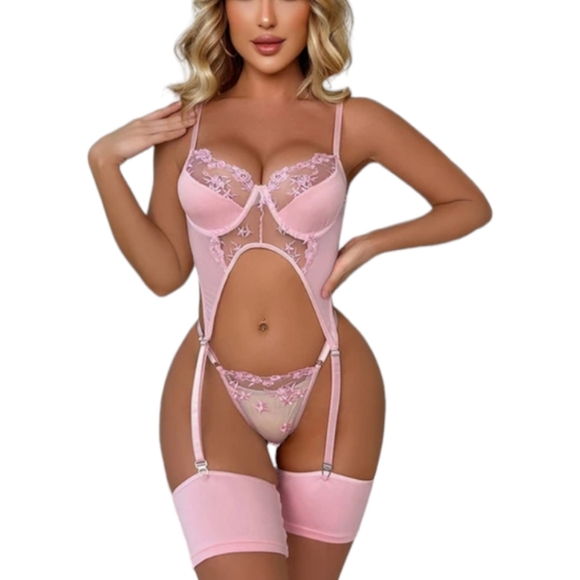 Lingerie set - Picture 1 of 3